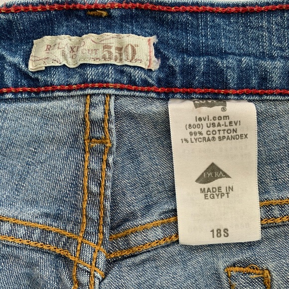 550 Relaxed Levi’s light wash Jeans Size 18S - Picture 6 of 6